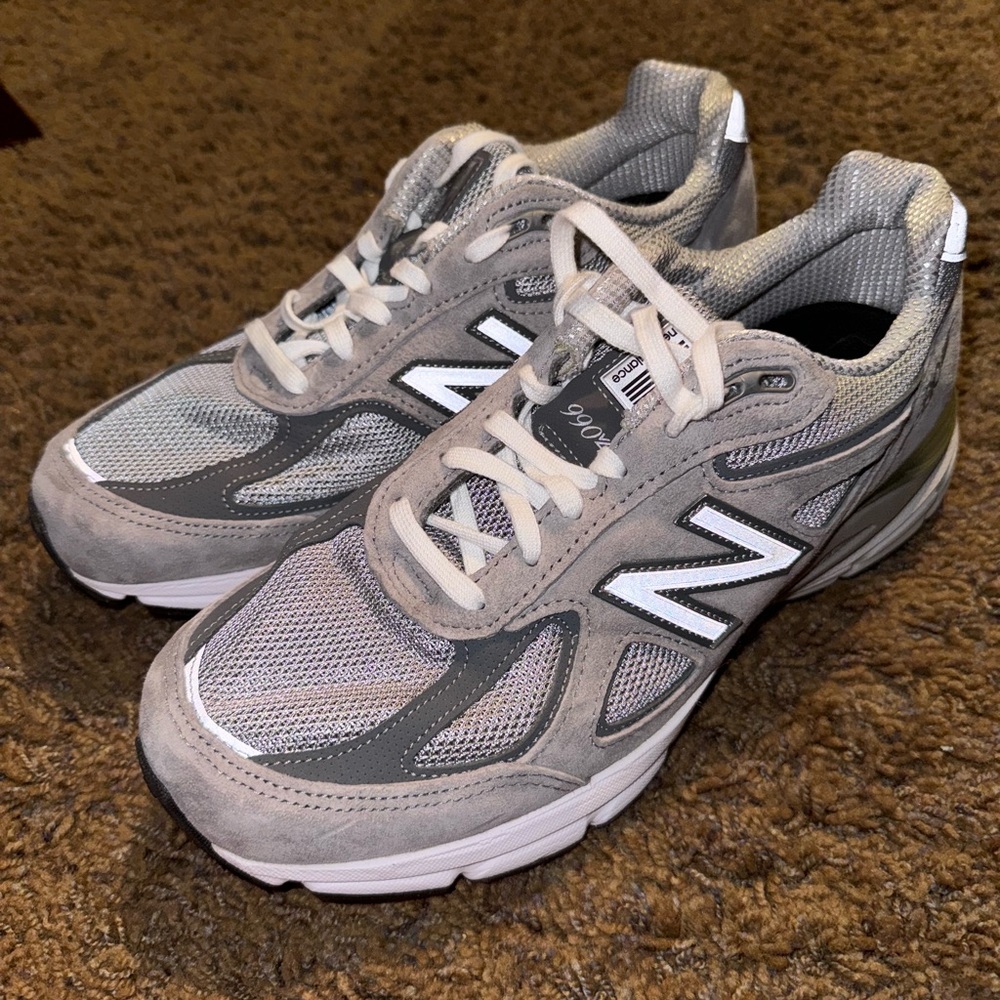 New Balance Women’s 990v4 size 10